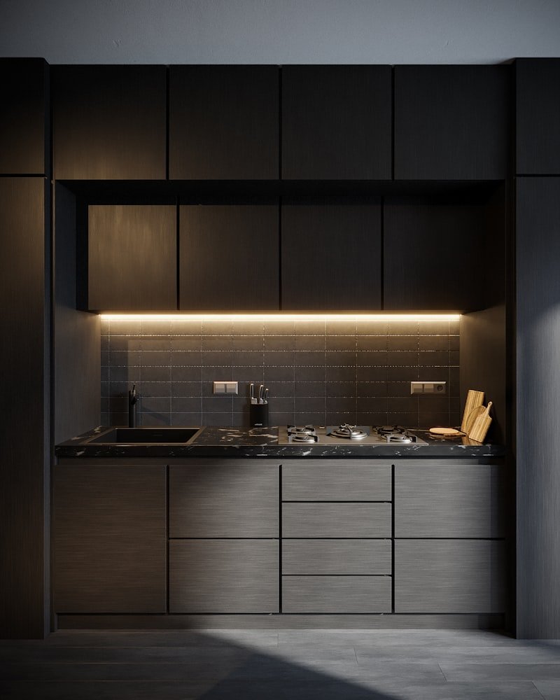 مطبخ فاخر داكن من CABINEX
